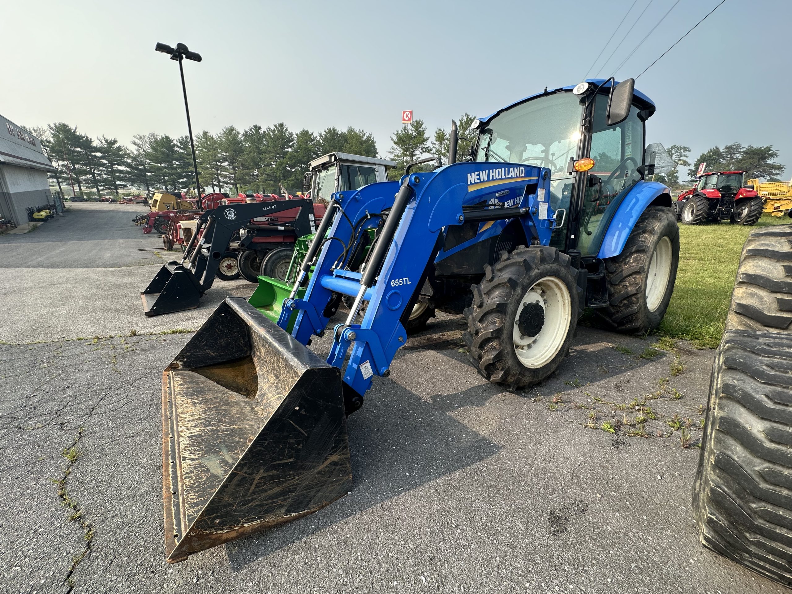 NEW HOLLAND T4.75-image